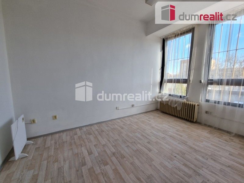 Pronájem kancelář - Lobeček, Kralupy nad Vltavou, 38 m²