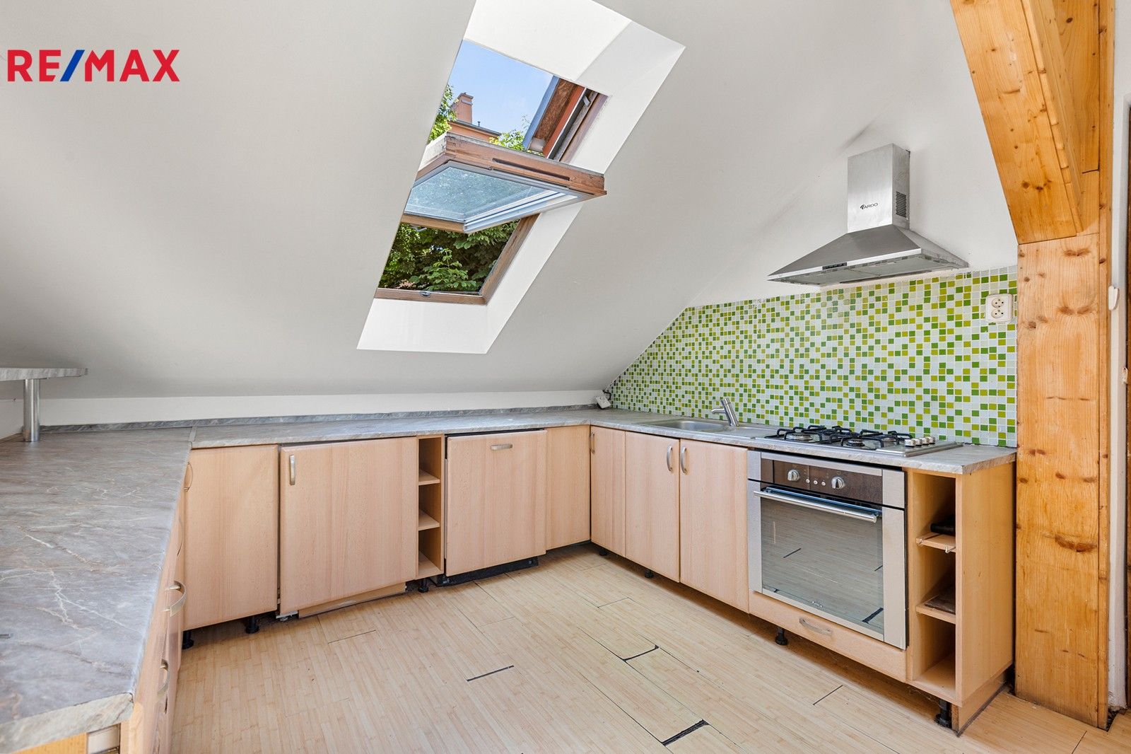 Ubytovací zařízení, Odboje, Sokolov, 198 m²