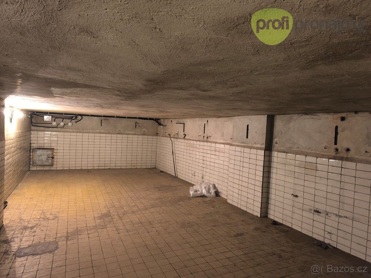 Sklady, Ostrava, 702 00