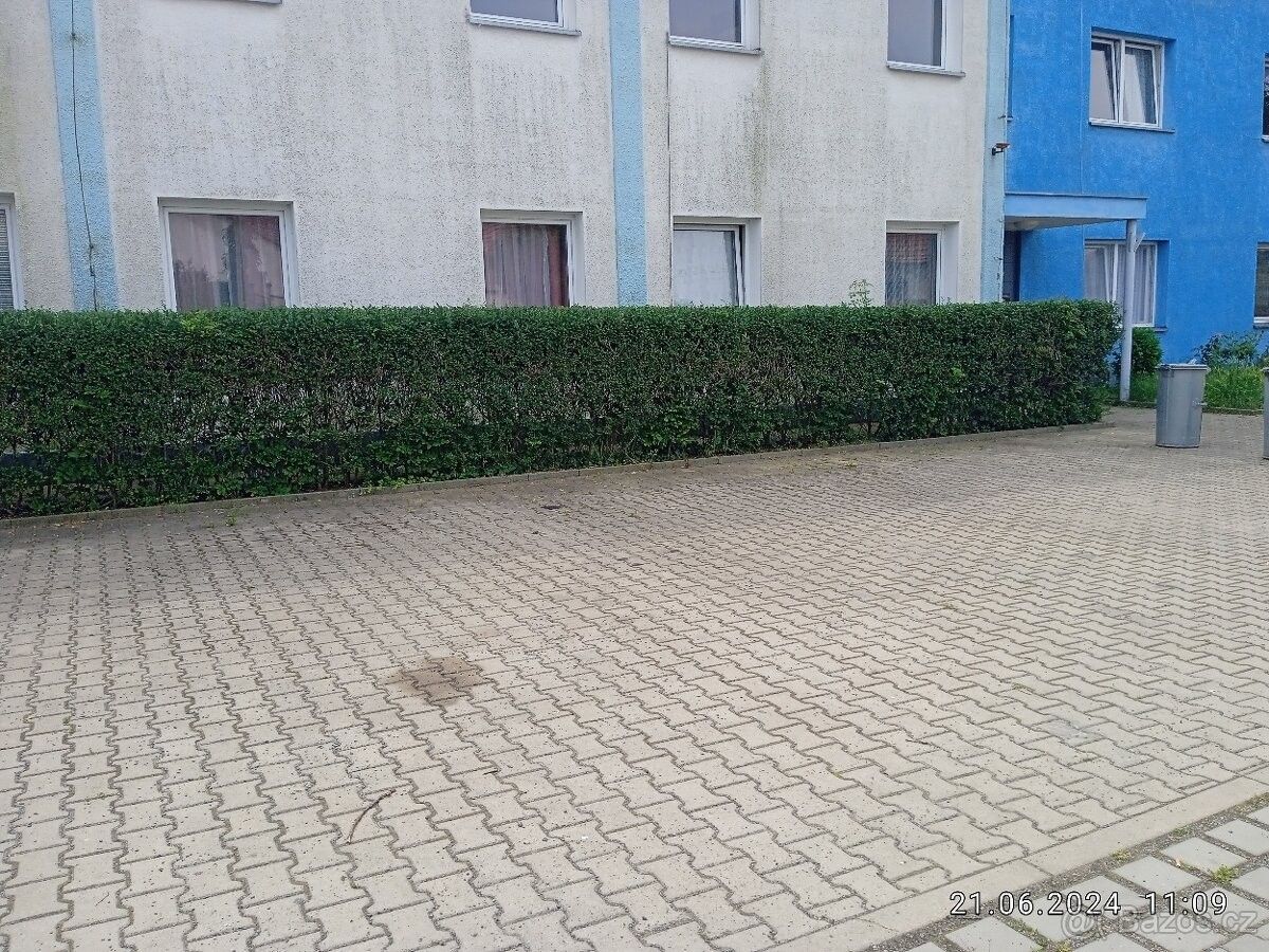 Sklady, Vraňany, 277 07