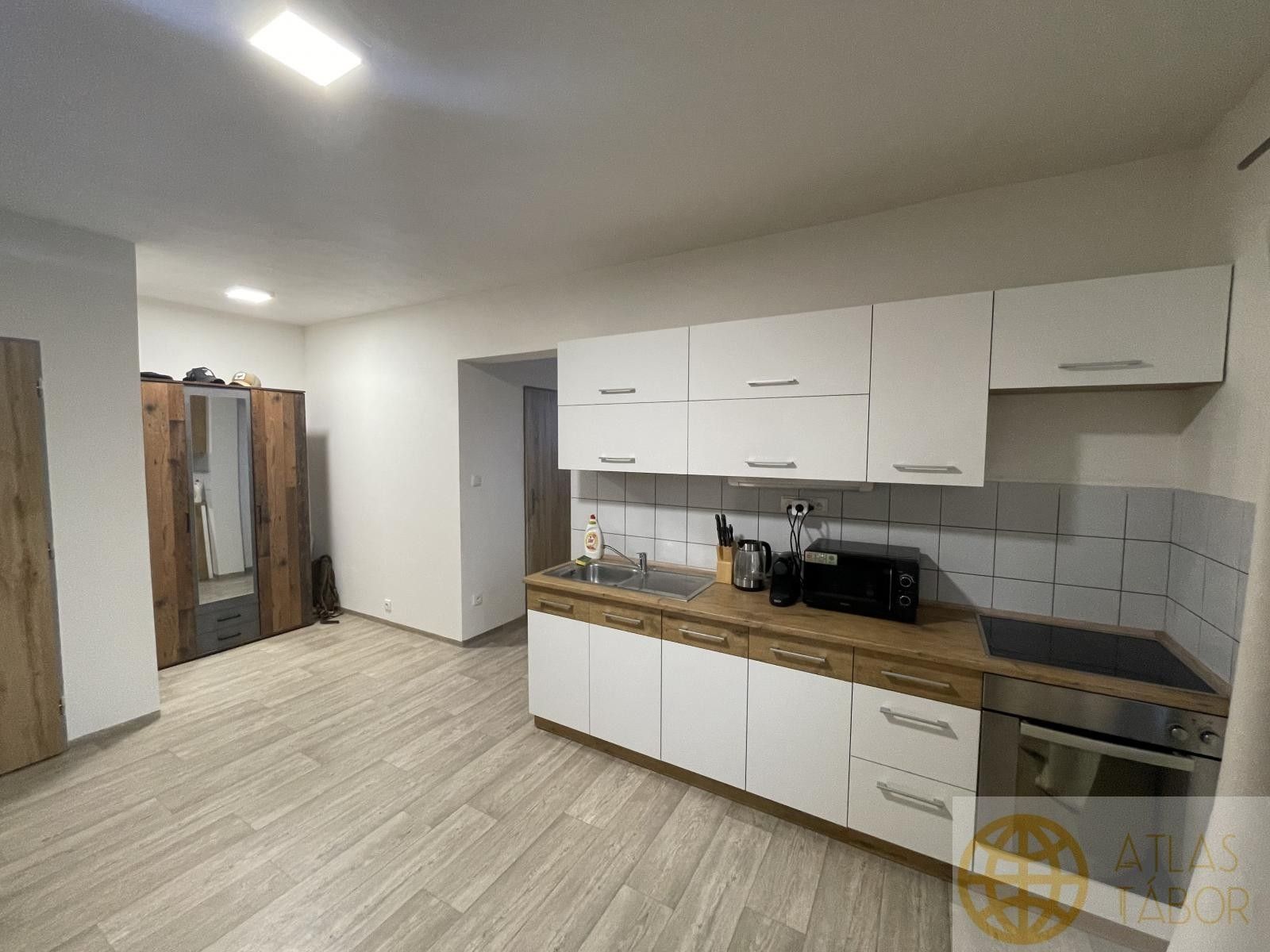 2+kk, Lidická, Tábor, 42 m²