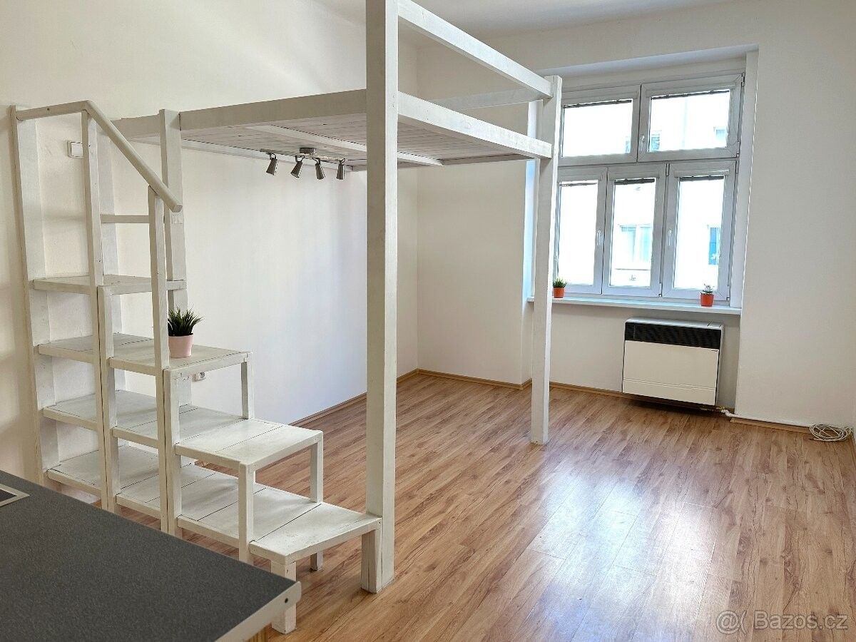 2+kk, Praha, 150 00, 47 m²