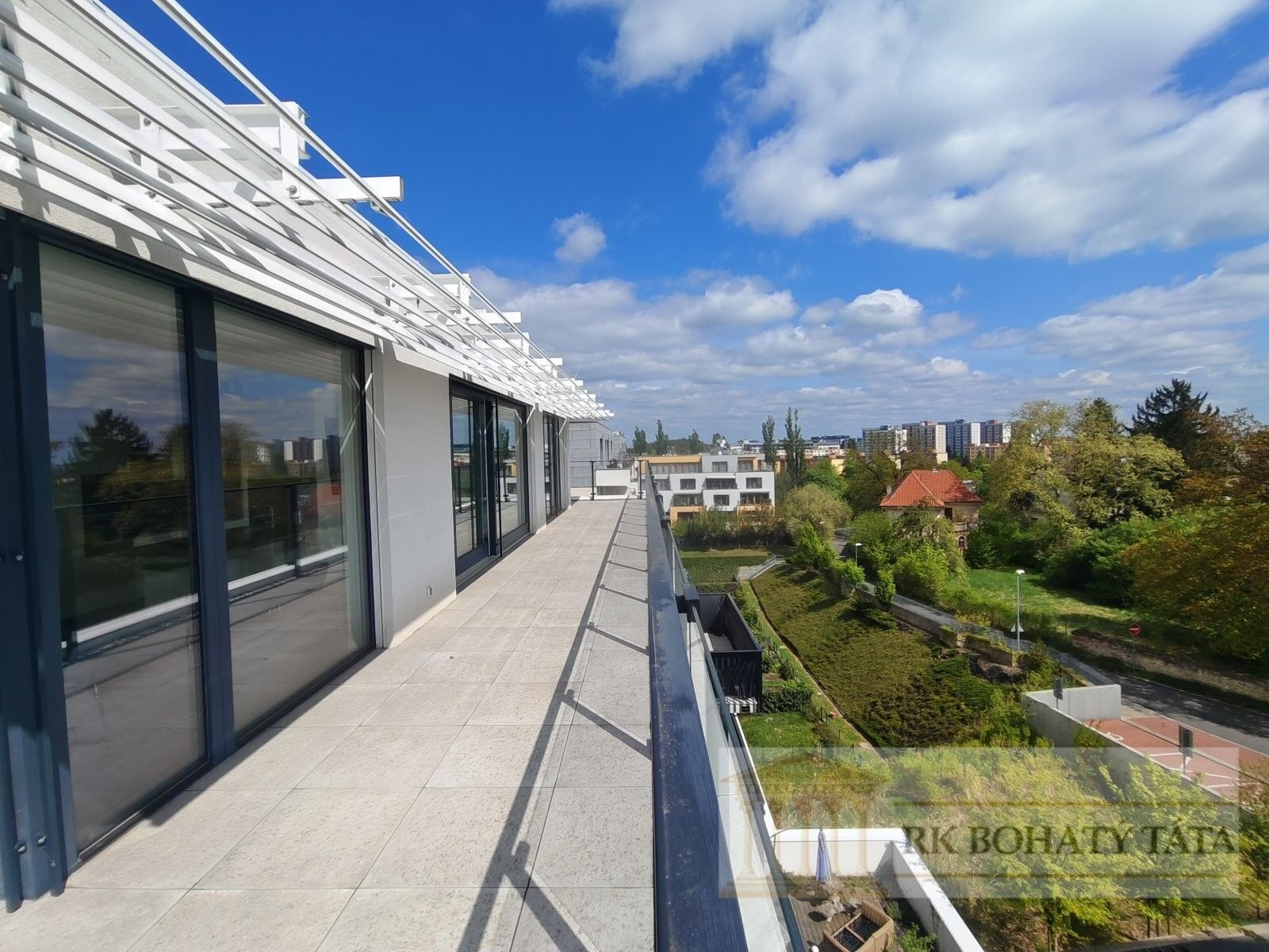 2+kk, Pod dvorem, Praha, 126 m²