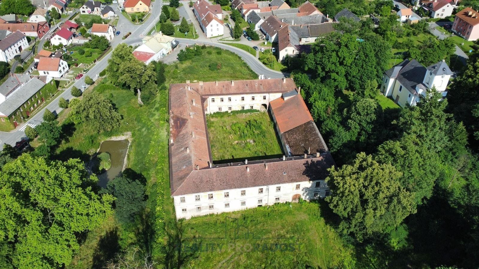 Ostatní, Biskupice, 3 143 m²