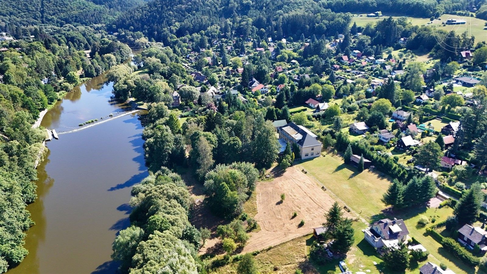 Prodej ubytovací zařízení - Budín, Samopše, 1 400 m²