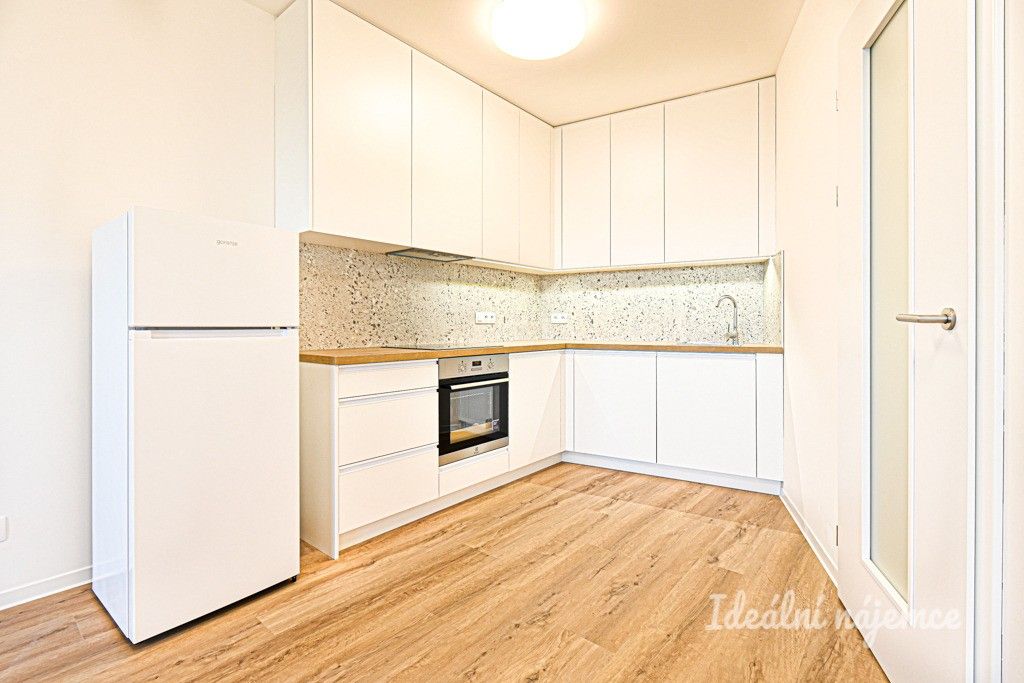 3+kk, Na Větrníku, Praha, 92 m²