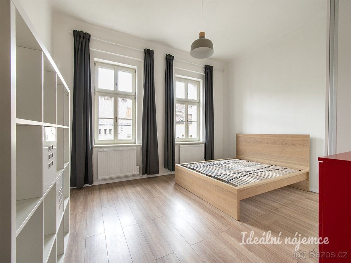 1+kk, Praha, 186 00, 33 m²