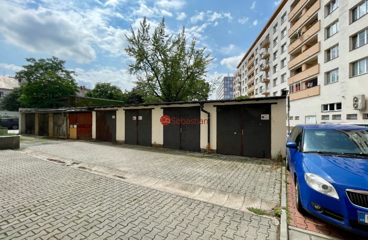 Garáže, Havlíčkova, Pardubice, 18 m²