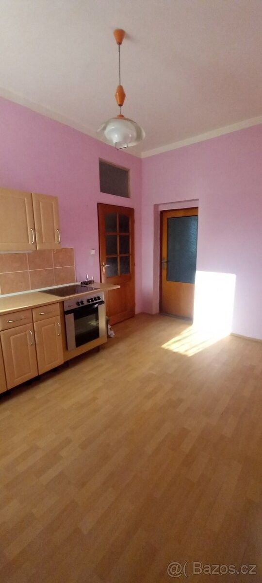 Byty, Karlovy Vary, 360 17