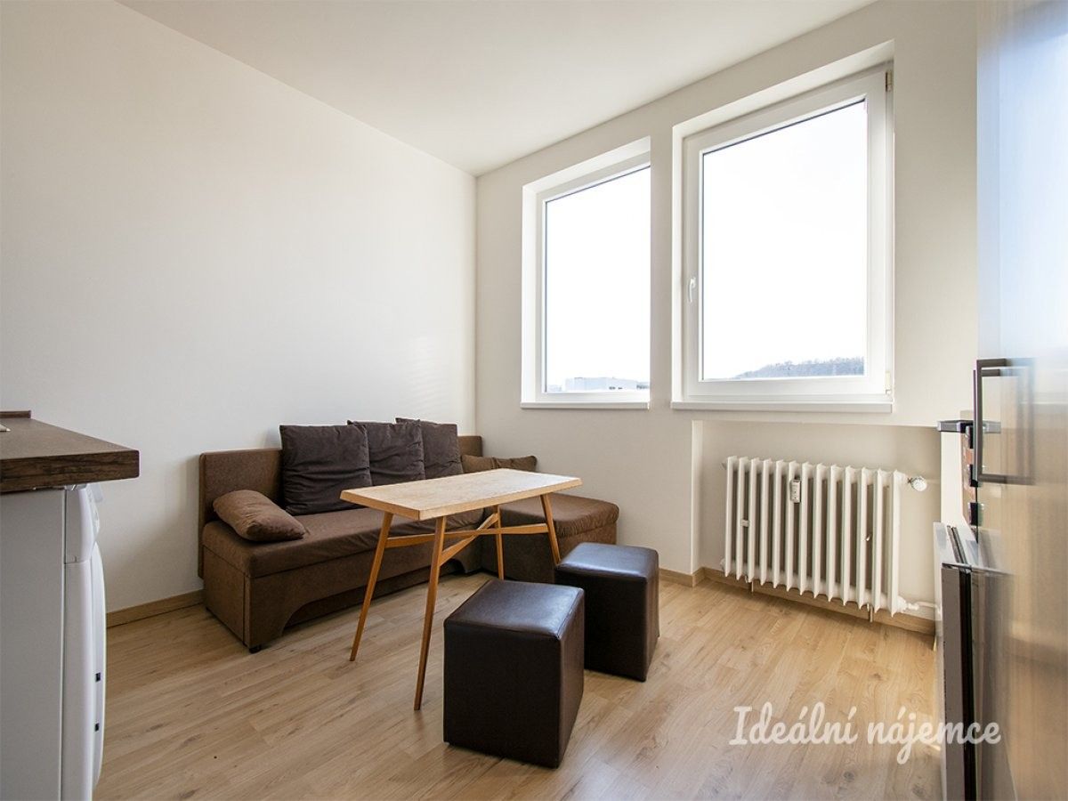 1+kk, Peroutkova, Praha, 17 m²