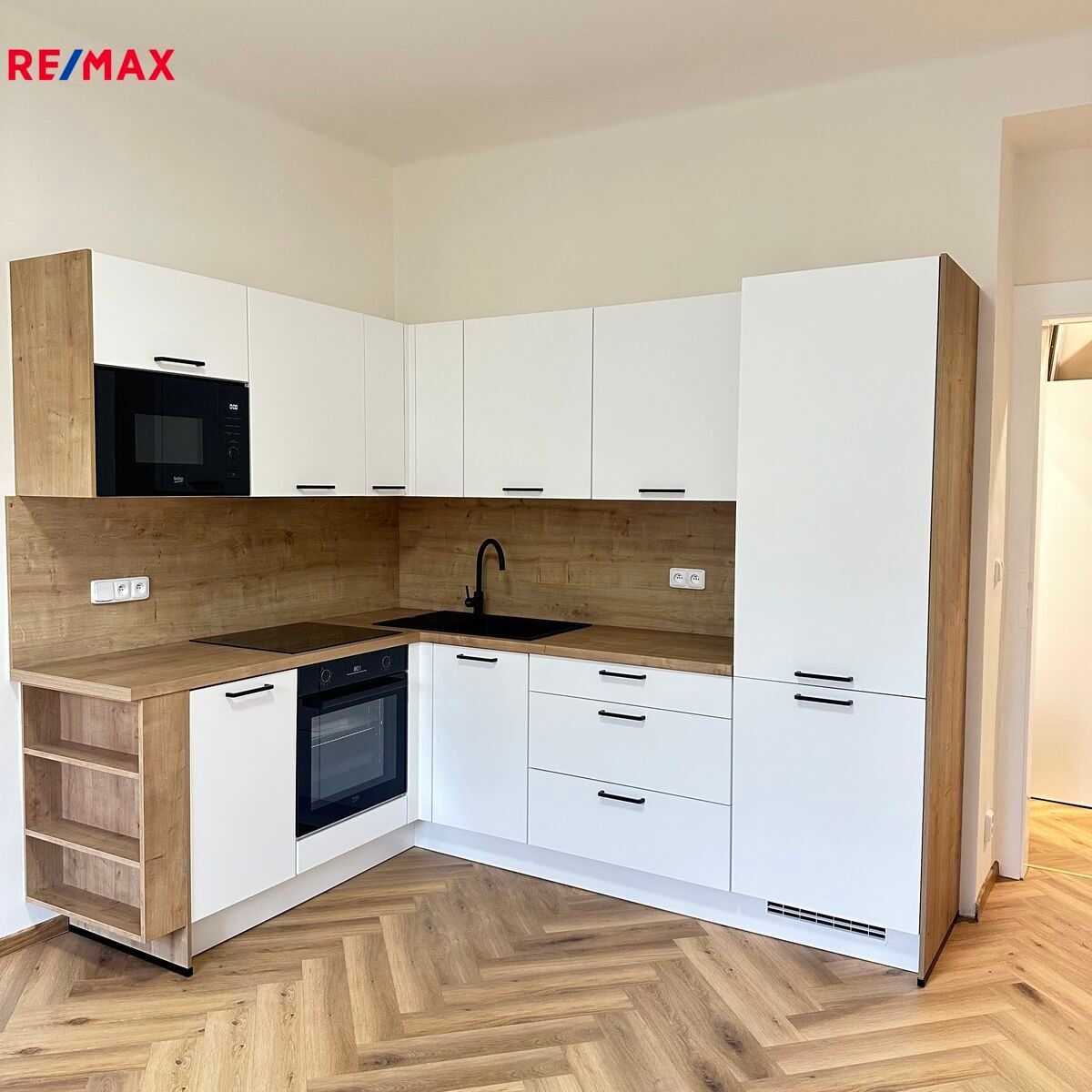 Pronájem byt 2+kk - Jaromírova, Praha, 46 m²