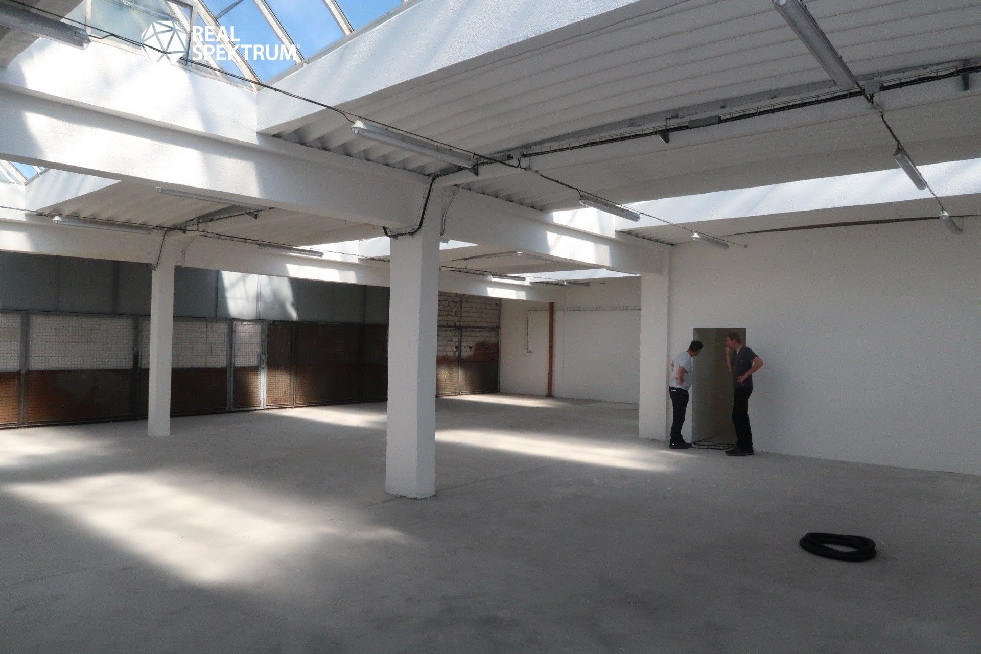 Sklady, Olomoucká, Brno, 166 m²