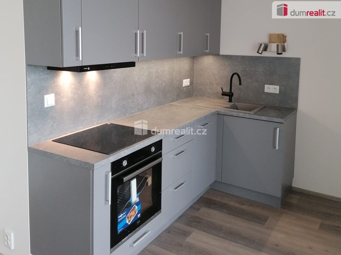 Pronájem byt 1+kk - Čerpadlová, Praha, 37 m²