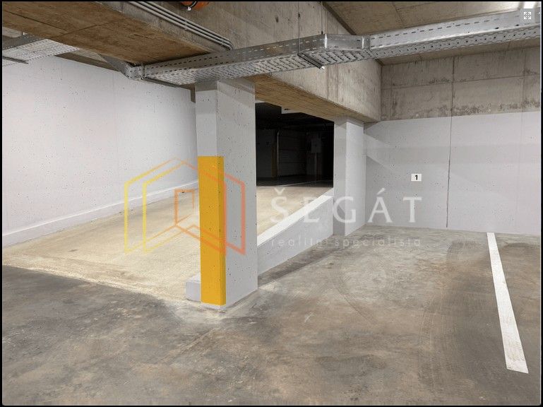 Garáže, Zlín, 760 01