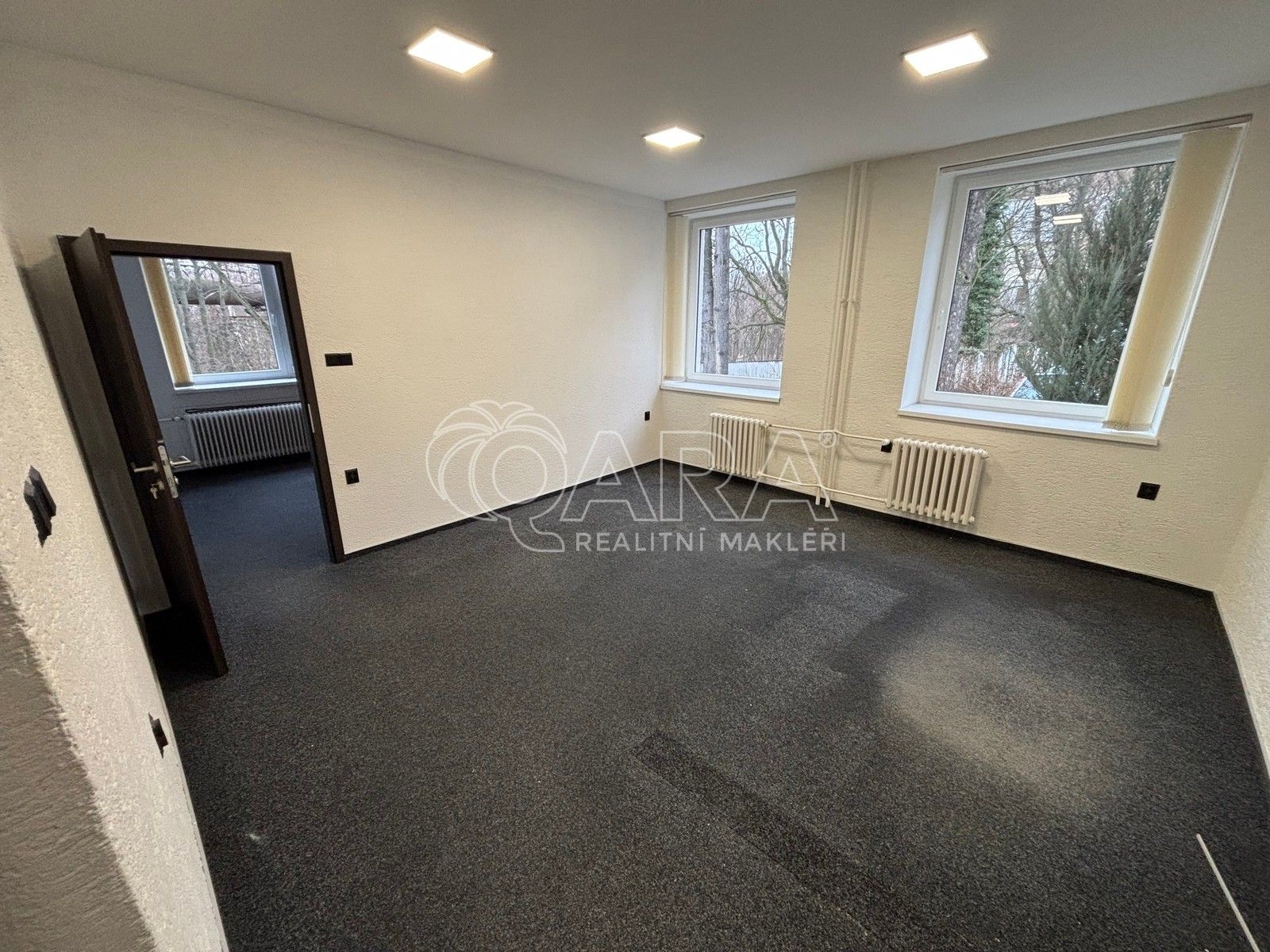 Sklady, Huťská, Kladno, 30 m²