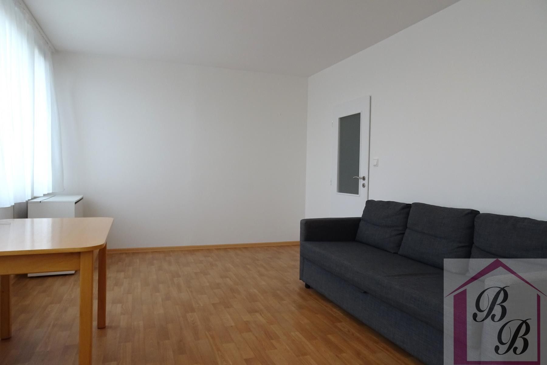 Pronájem byt 1+kk - Běchorská, Praha, 33 m²