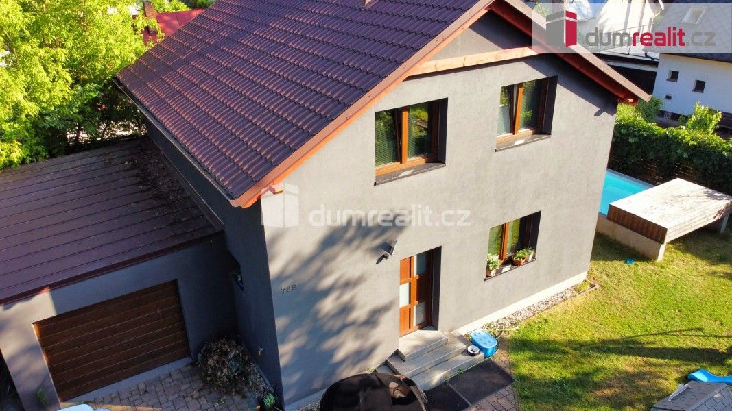 Prodej rodinný dům - U Zámečku II, Káraný, 145 m²