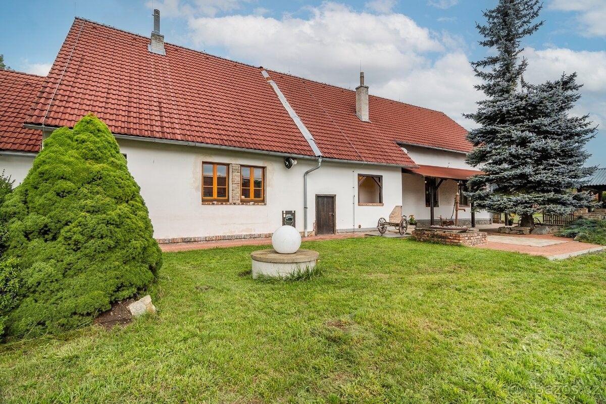 Prodej dům - Velké Popovice, 251 69