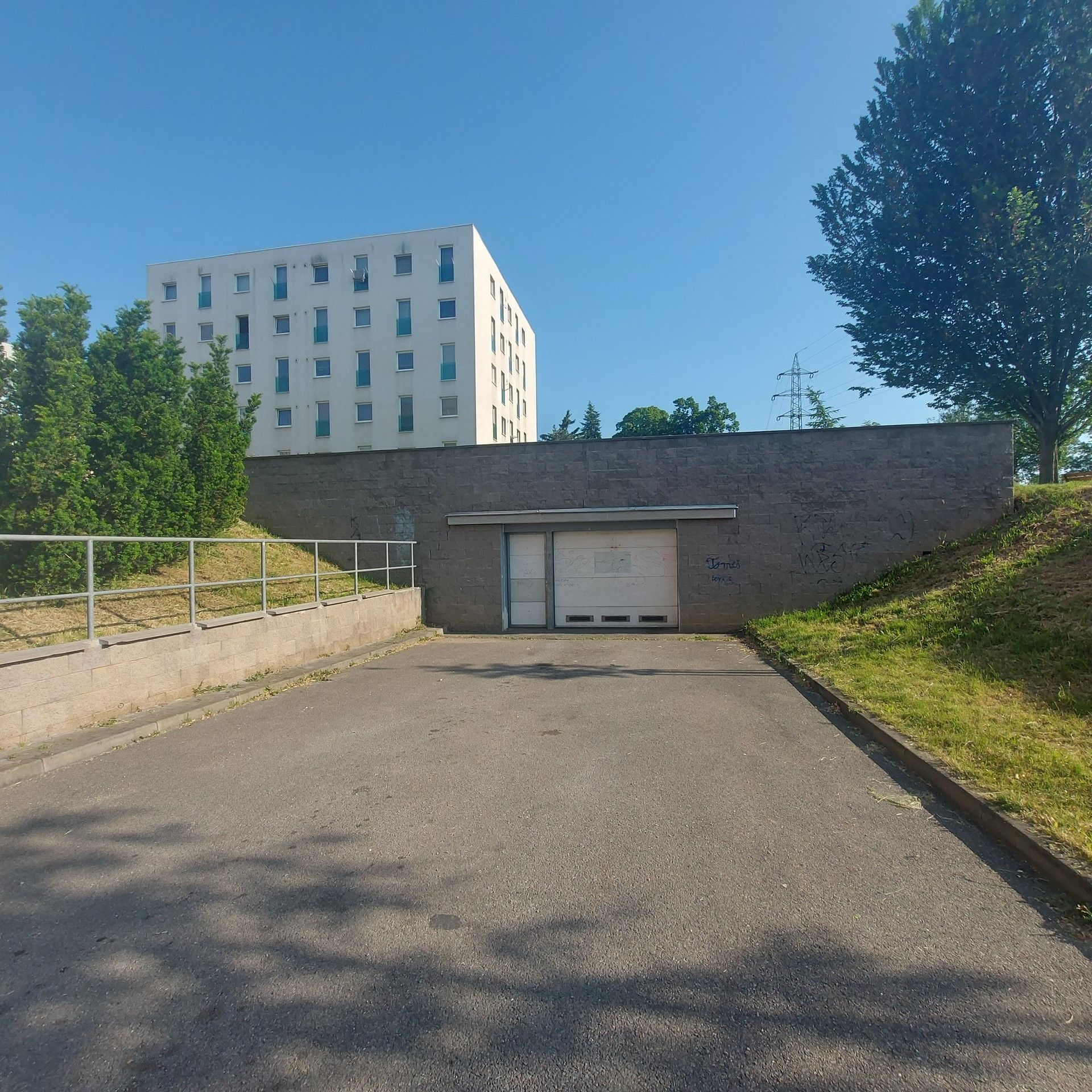 Pronájem garáž - Zderadova, Brno, 15 m²