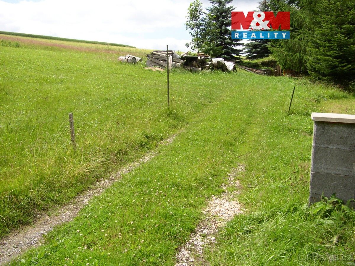 Zahrady, Benecko, 512 37