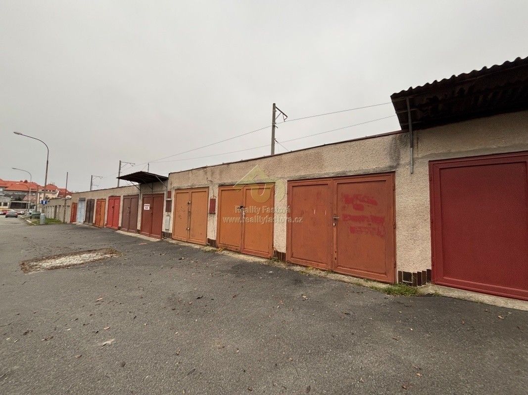 Garáže, Plzeň, 301 00