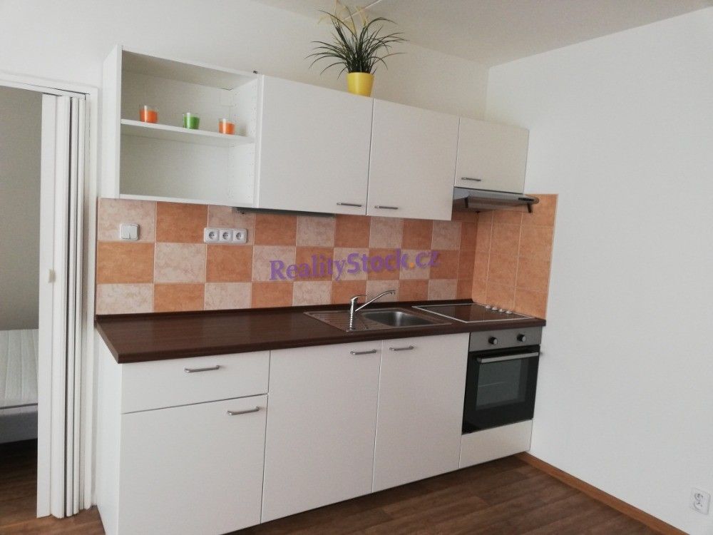 Pronájem byt 2+kk - Hurbanova, Praha, 39 m²