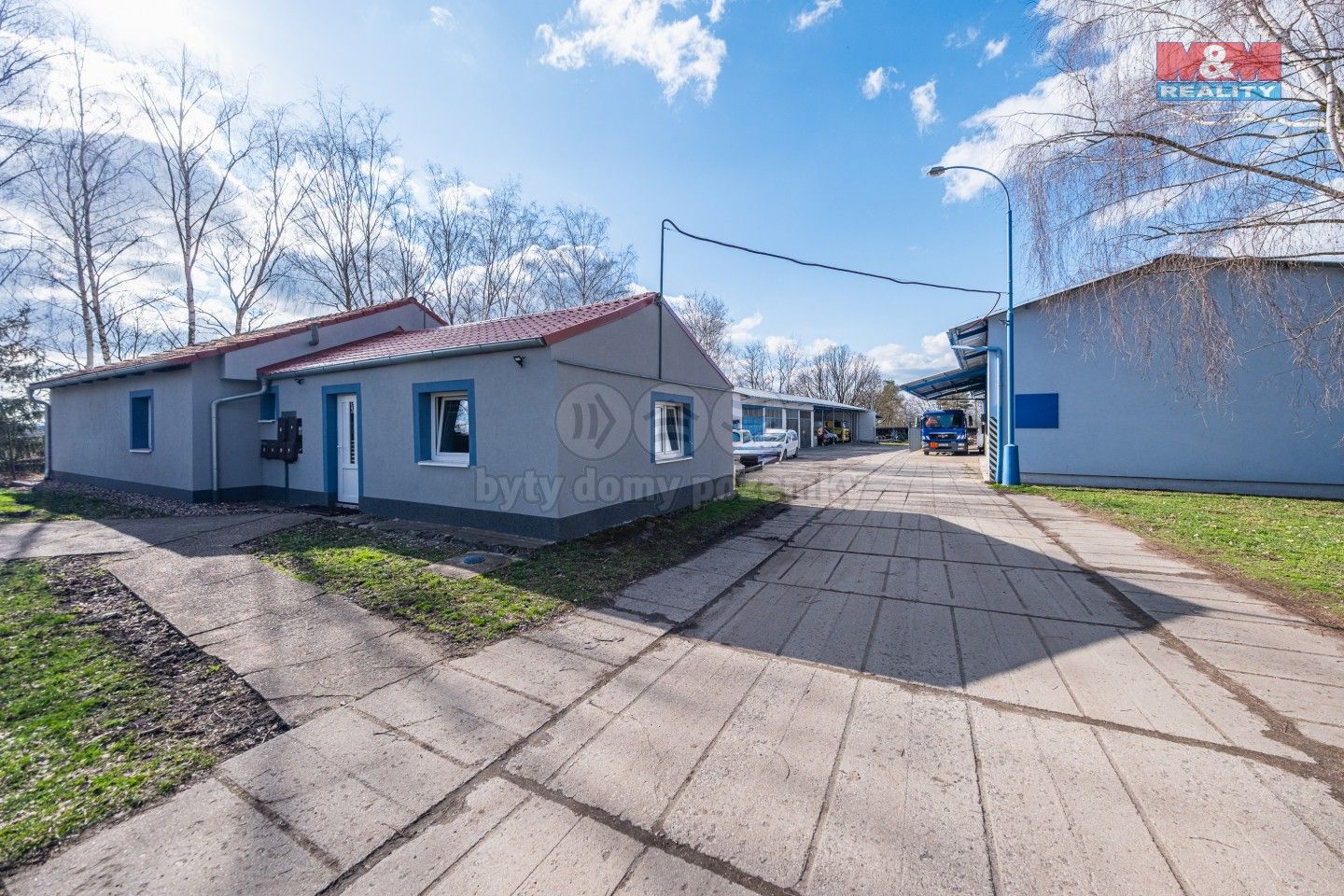 Obchodní prostory, Lišany, 832 m²