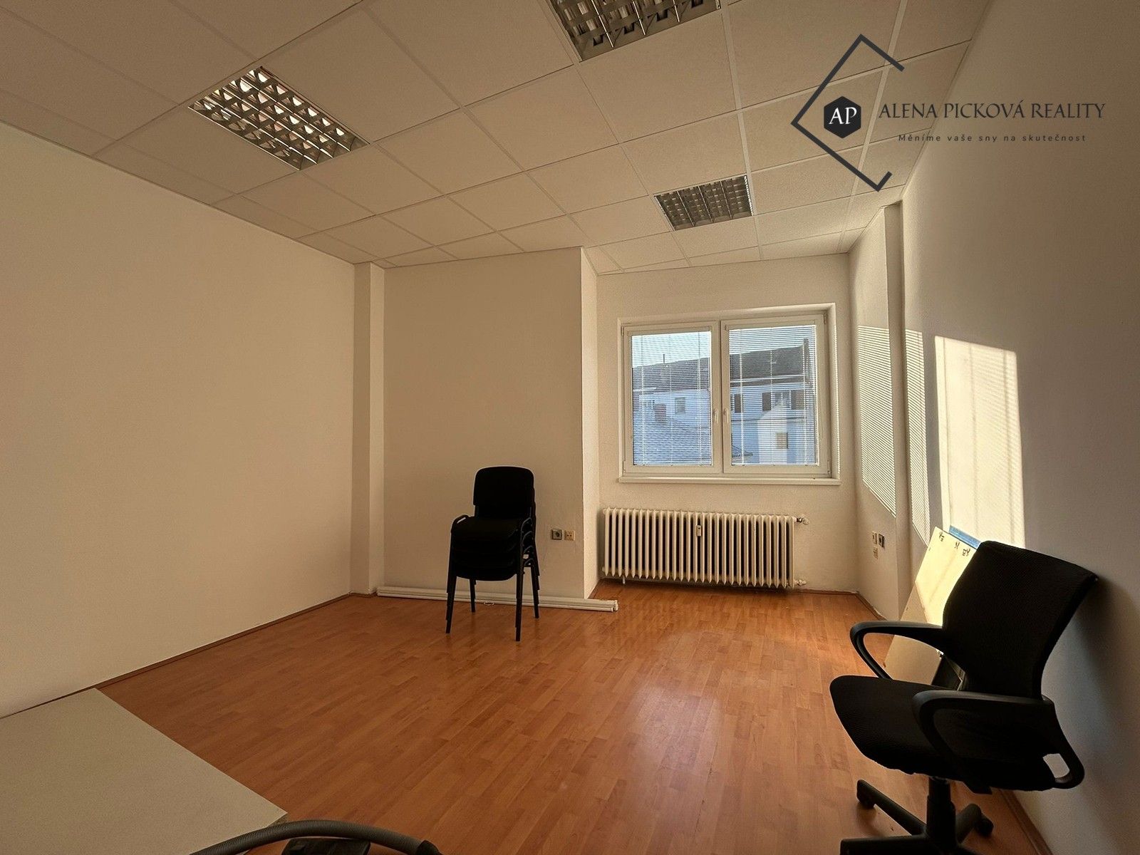 Kanceláře, Adámkova třída, Hlinsko, 19 m²