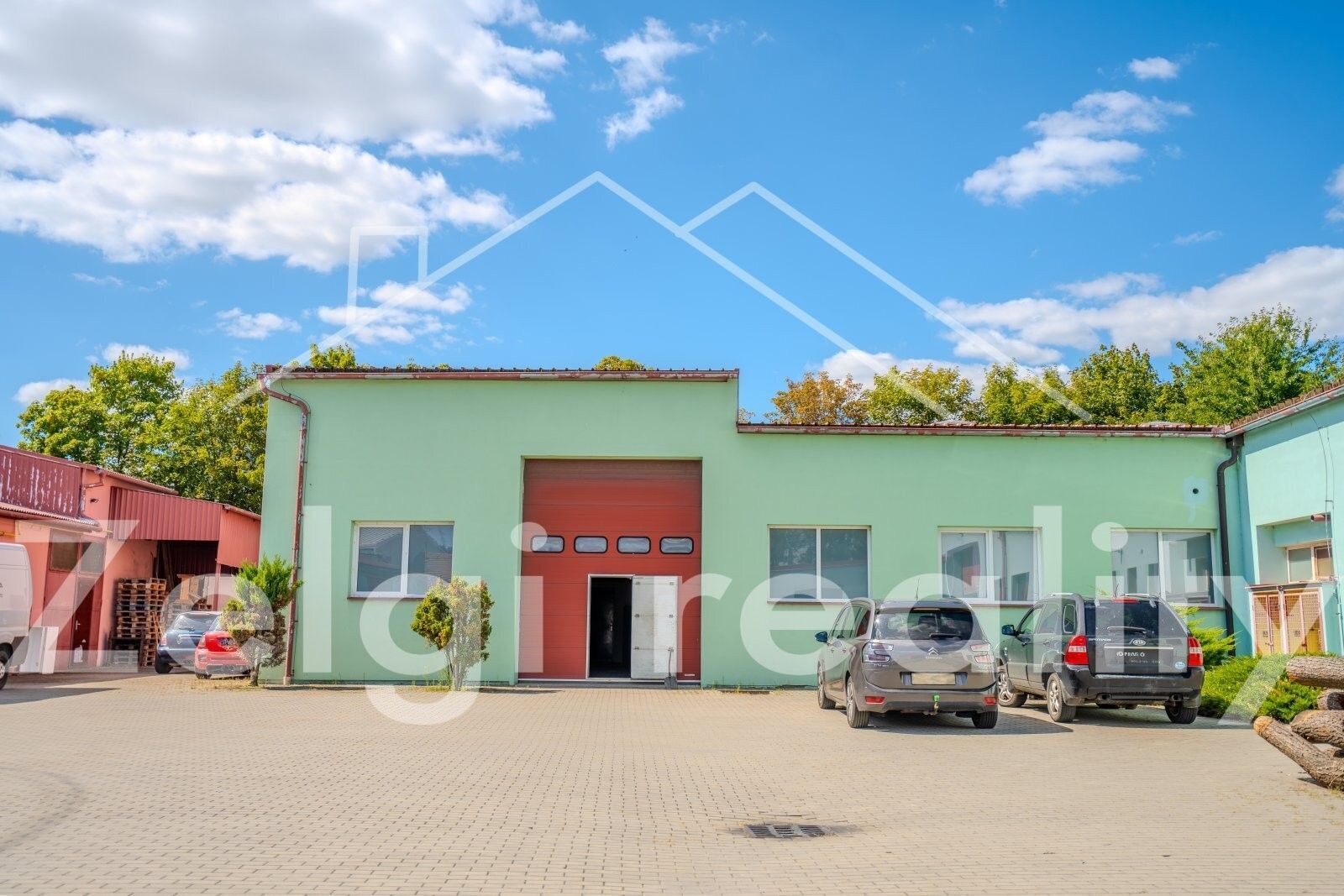 Sklady, Hustopeče, 298 m²