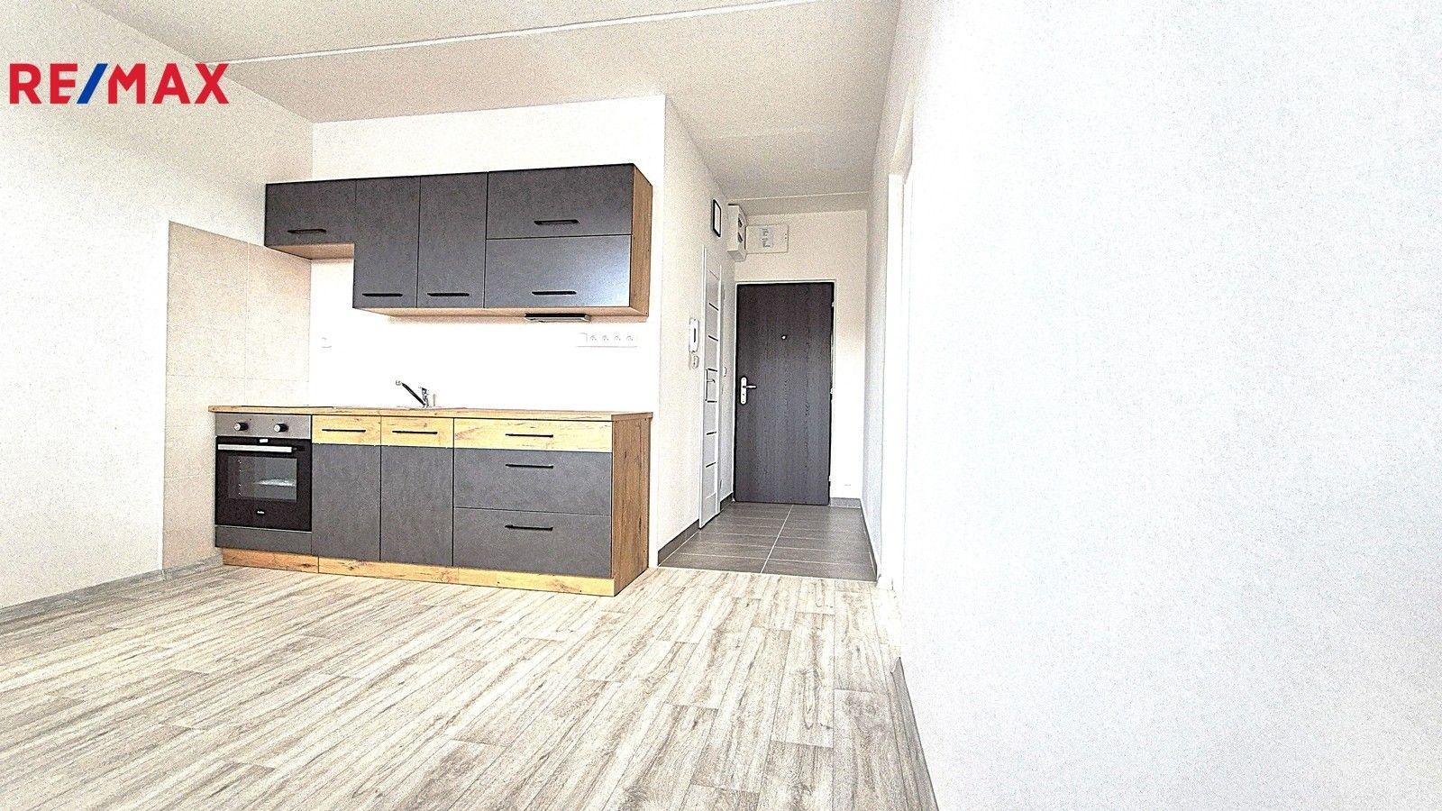 1+1, Petra Obrovce, Louny, 38 m²