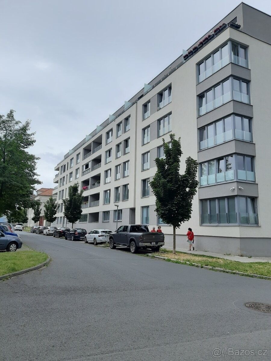 Garáže, 320 00, Plzeň