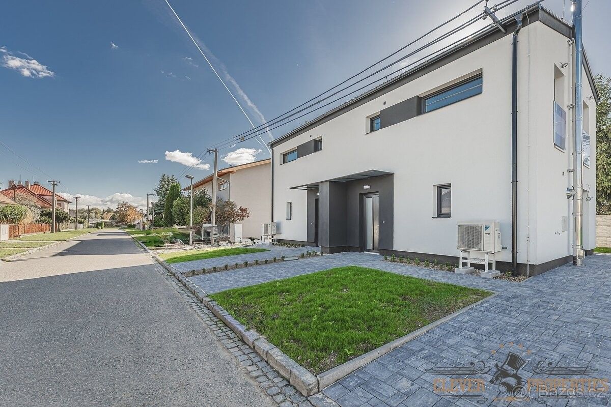 Rodinné domy, Pardubice, 533 01