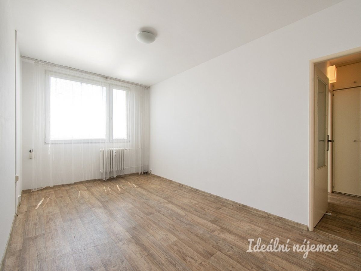 Pronájem byt 2+kk - V jezírkách, Praha, 42 m²